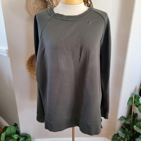 Nike Tops - Nike Oversized Green Sweatshirt SZ M